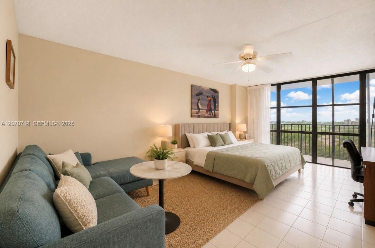 1000 Parkview Dr , Unit 715, Hallandale Beach, FL 33009 Photo