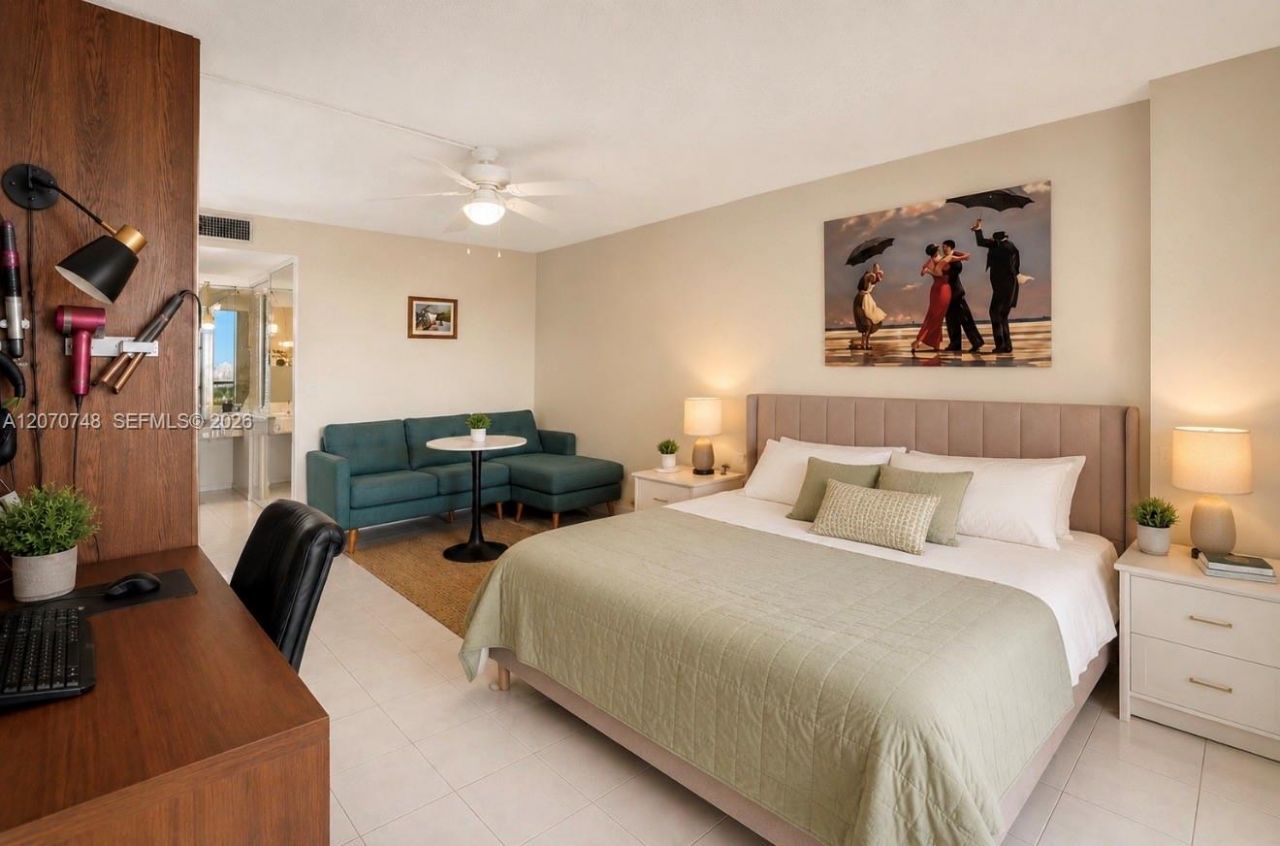 1000 Parkview Dr , Unit 715, Hallandale Beach, FL 33009 Photo