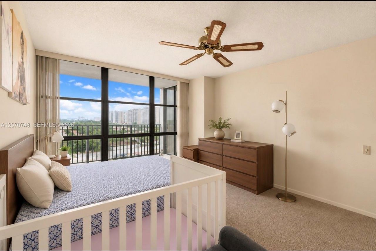 1000 Parkview Dr , Unit 715, Hallandale Beach, FL 33009 Photo