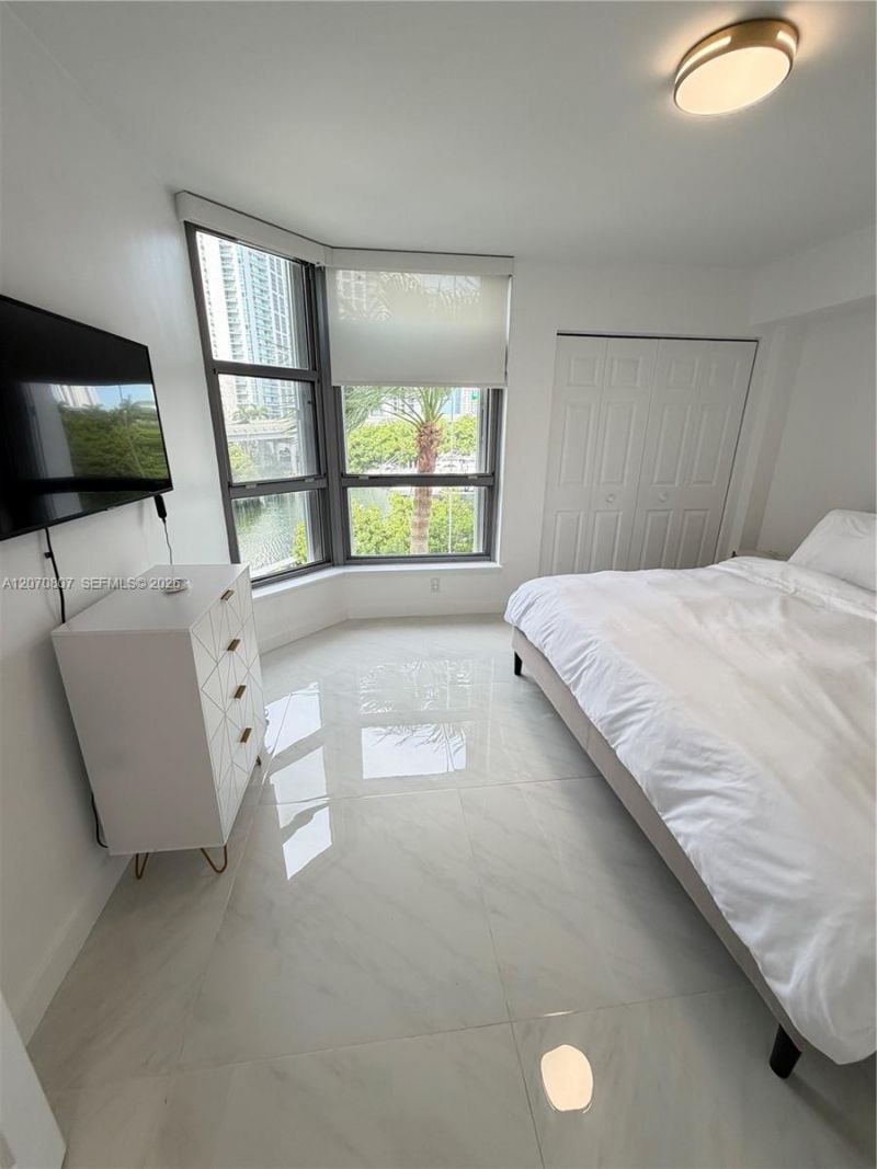 3500 Mystic Pointe Dr , Unit 405, Aventura, FL 33180 Photo