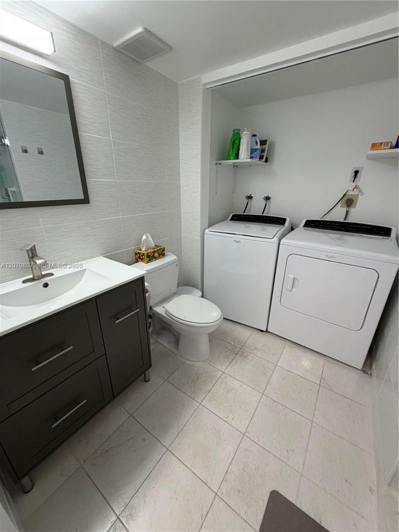 3500 Mystic Pointe Dr , Unit 405, Aventura, FL 33180 Photo