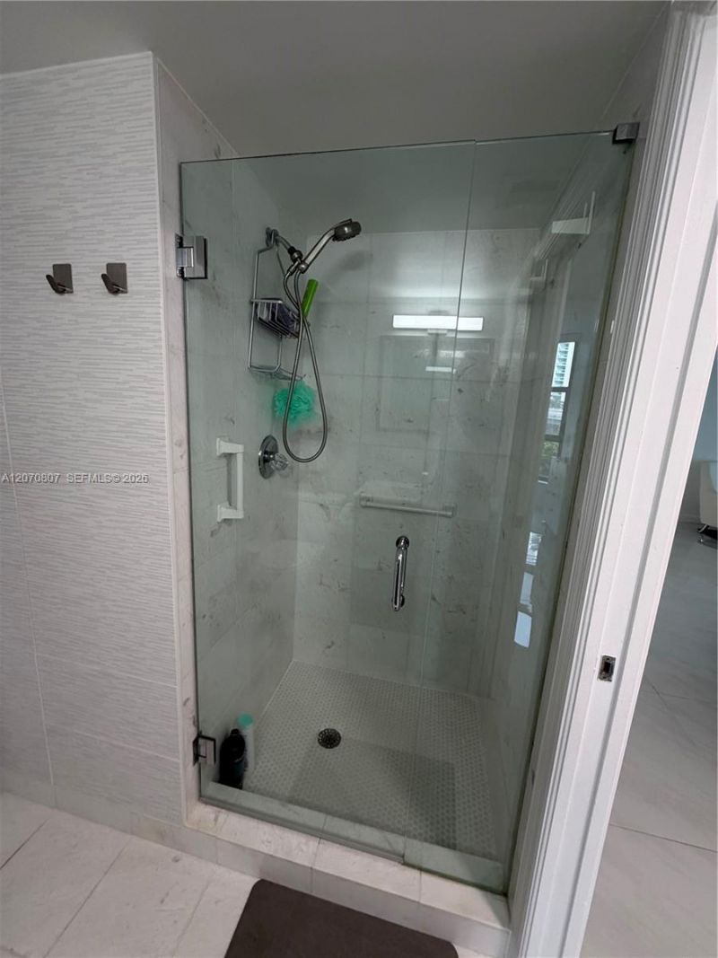 3500 Mystic Pointe Dr , Unit 405, Aventura, FL 33180 Photo