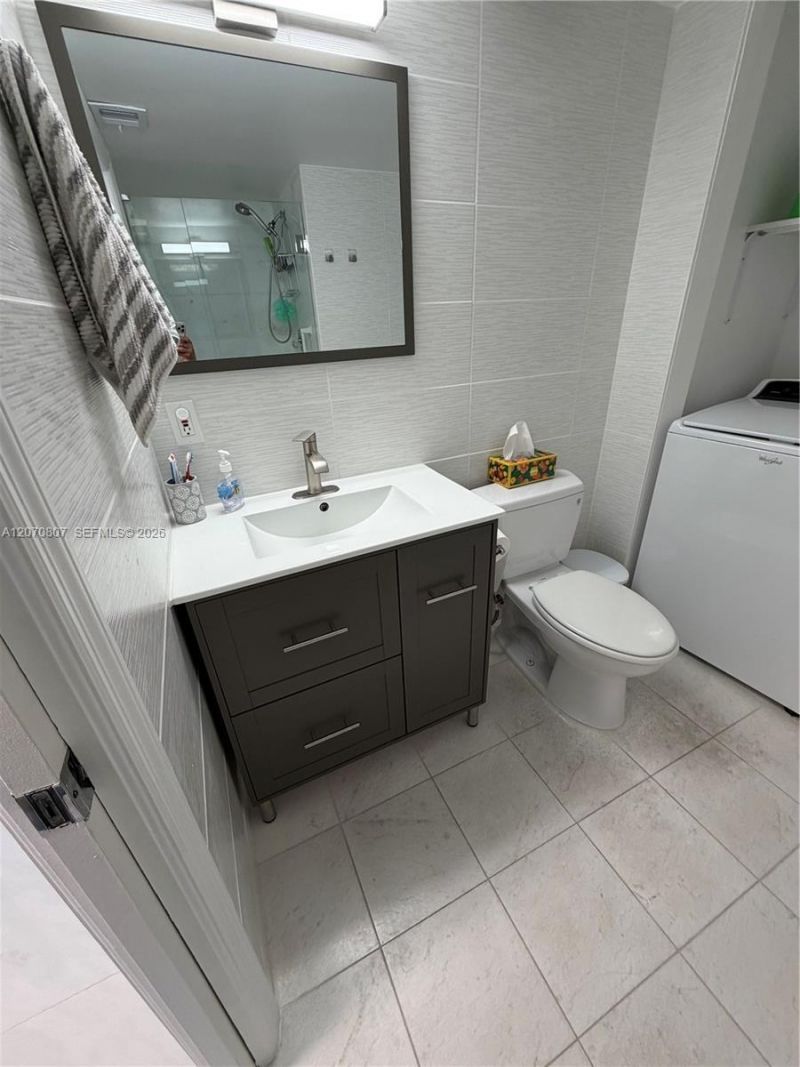 3500 Mystic Pointe Dr , Unit 405, Aventura, FL 33180 Photo