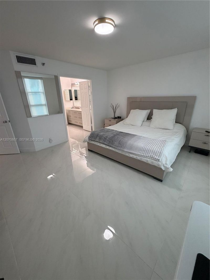 3500 Mystic Pointe Dr , Unit 405, Aventura, FL 33180 Photo
