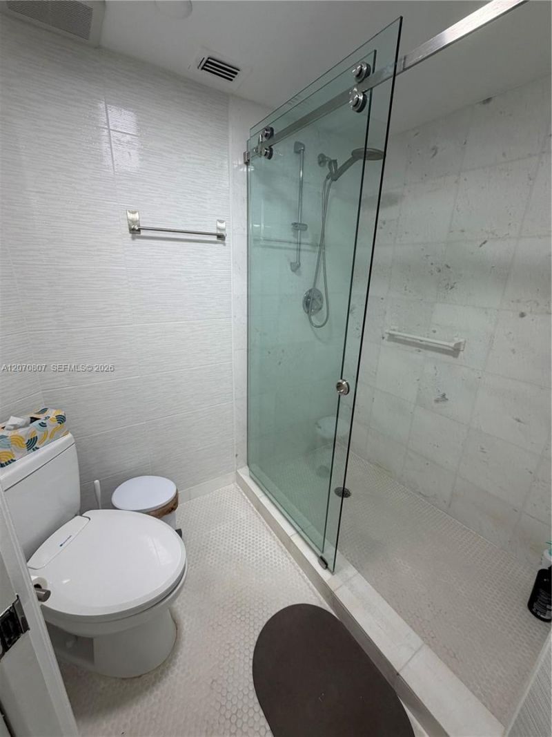 3500 Mystic Pointe Dr , Unit 405, Aventura, FL 33180 Photo