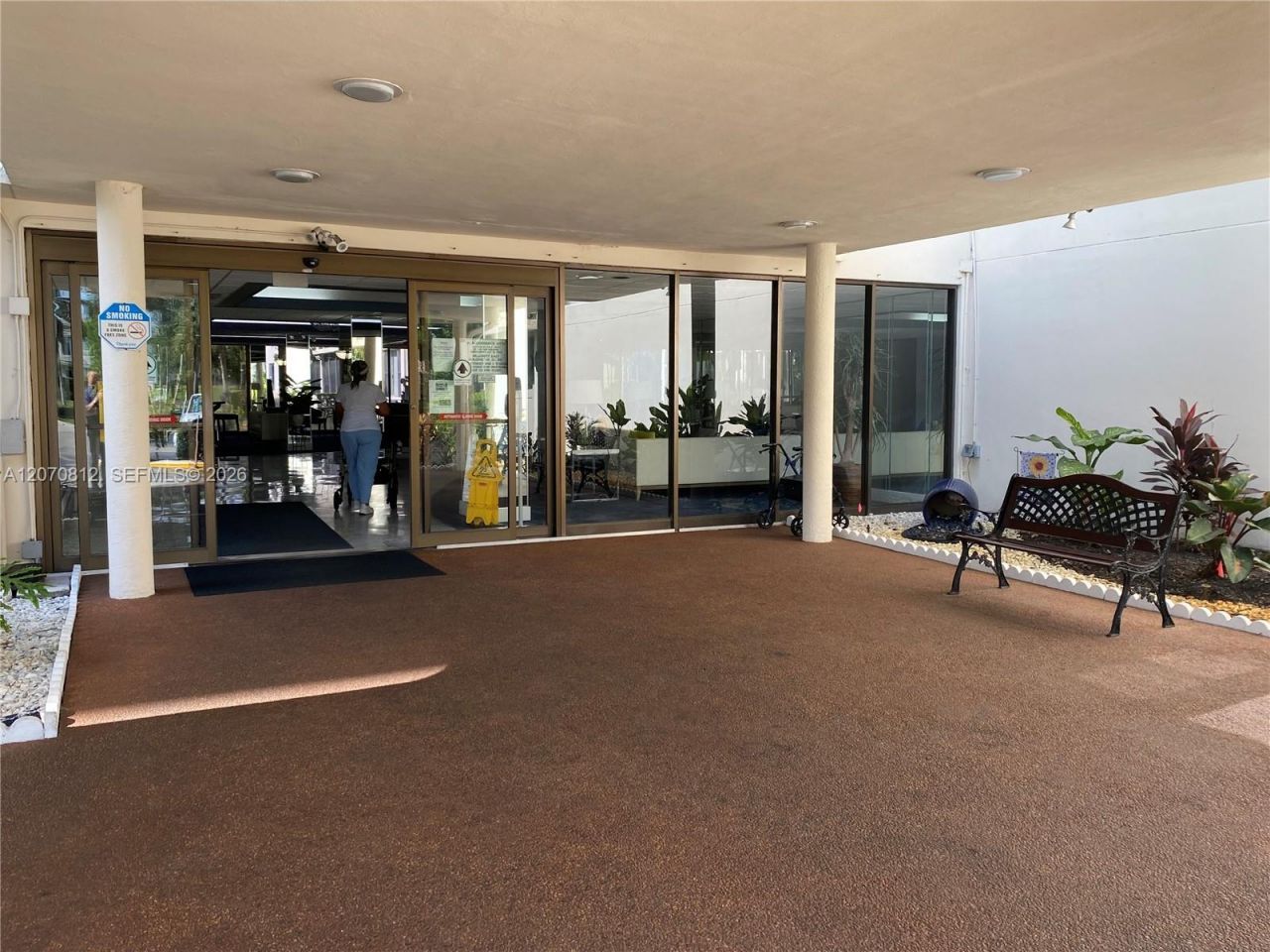 4330 Hillcrest Dr , Unit 1009, Hollywood, FL 33021 Photo