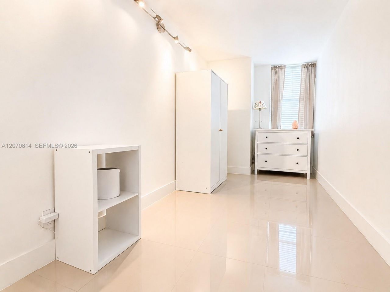 1865 S Ocean Dr , Unit 8I, Hallandale Beach, FL 33009 Photo