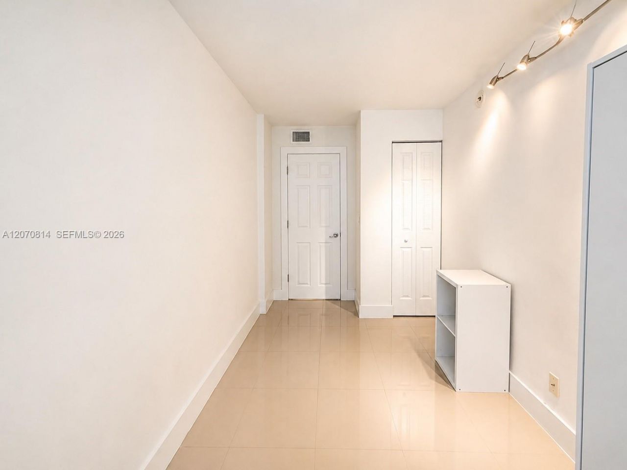 1865 S Ocean Dr , Unit 8I, Hallandale Beach, FL 33009 Photo