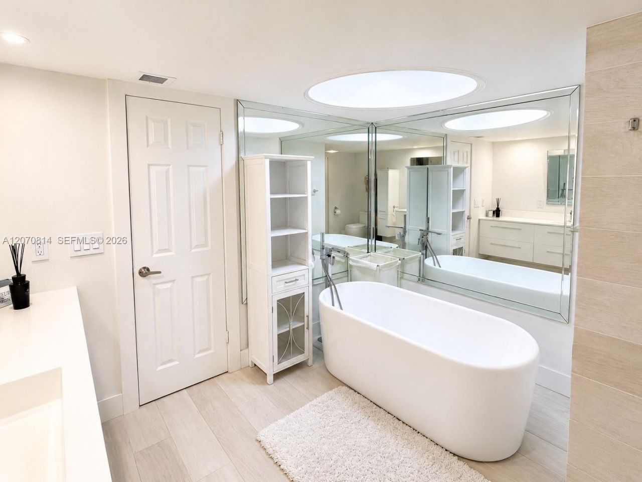1865 S Ocean Dr , Unit 8I, Hallandale Beach, FL 33009 Photo