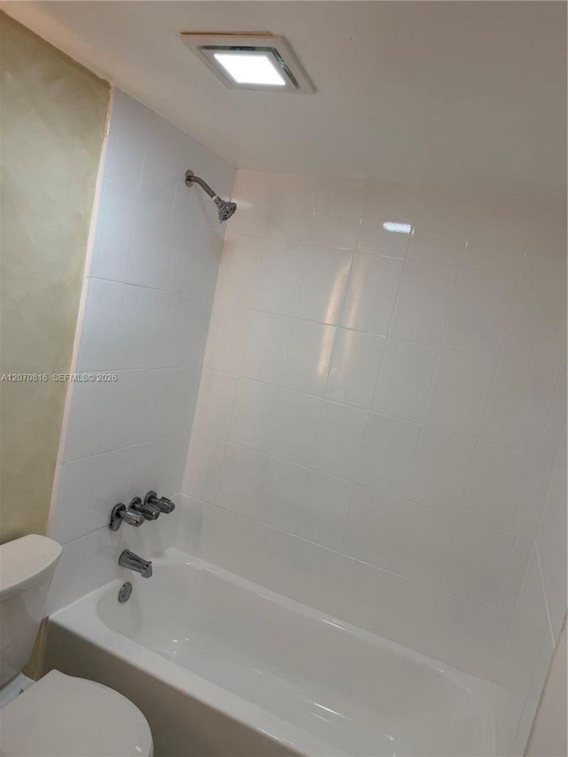 4713 NW 7th St, Unit 409-1, Miami, FL 33126 Photo