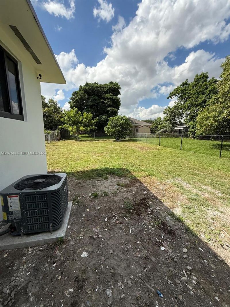 2944 NW 61st St, Miami, FL 33142 Photo