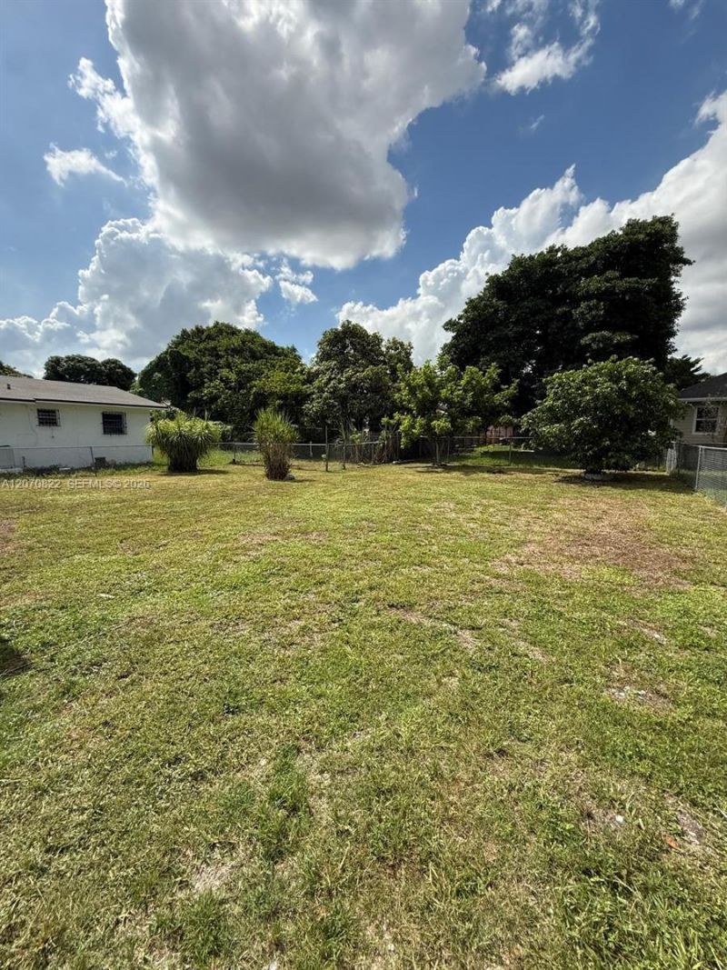 2944 NW 61st St, Miami, FL 33142 Photo