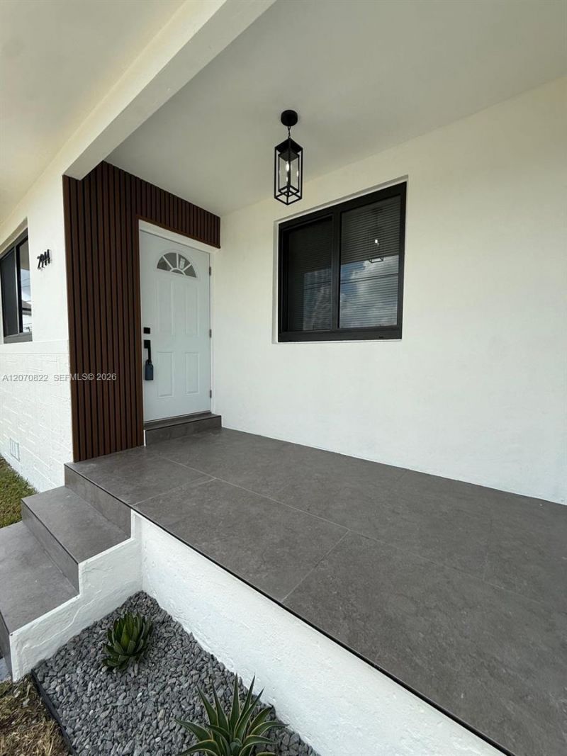 2944 NW 61st St, Miami, FL 33142 Photo