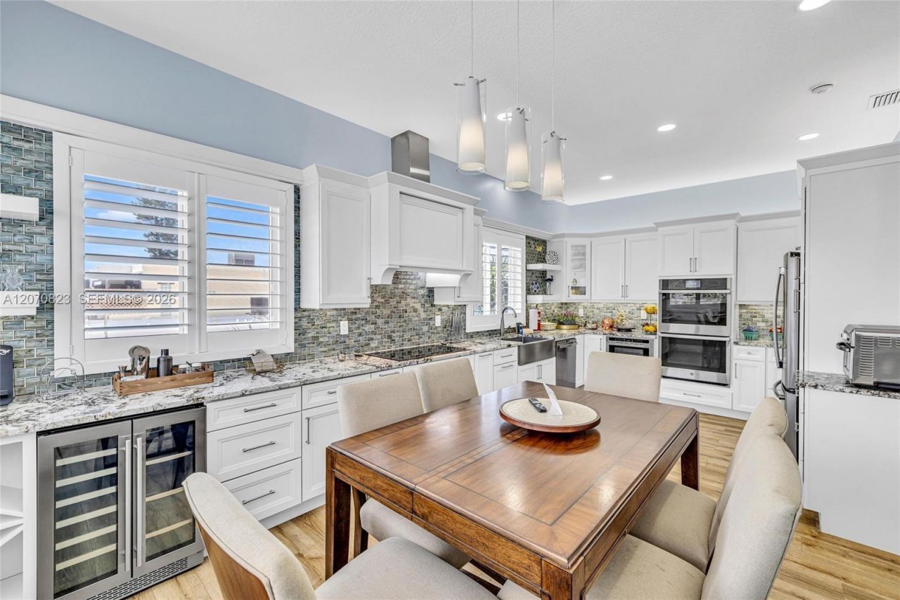 311 N N Surf Rd , Hollywood, FL 33019 Photo