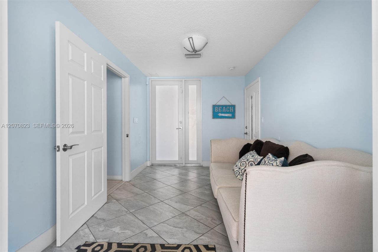 311 N N Surf Rd , Hollywood, FL 33019 Photo