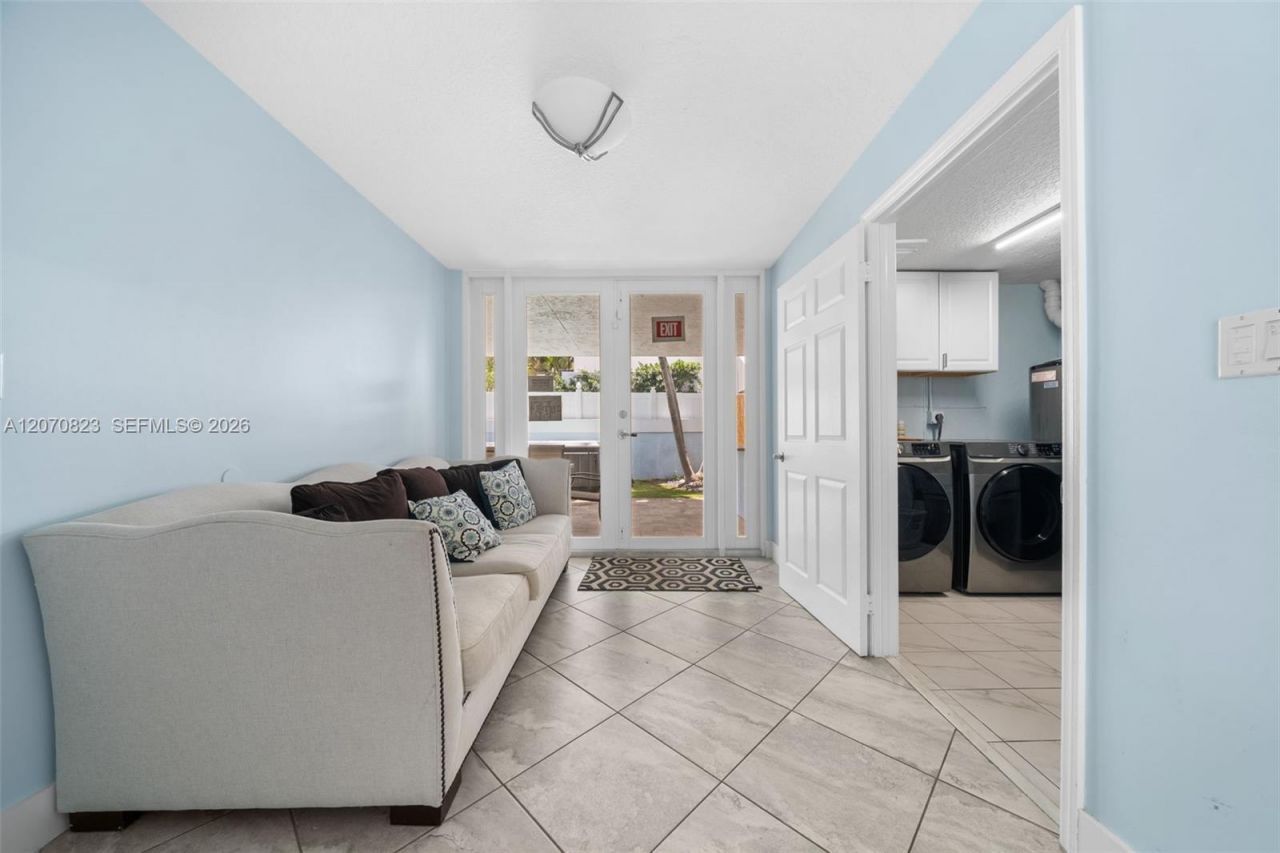 311 N N Surf Rd , Hollywood, FL 33019 Photo