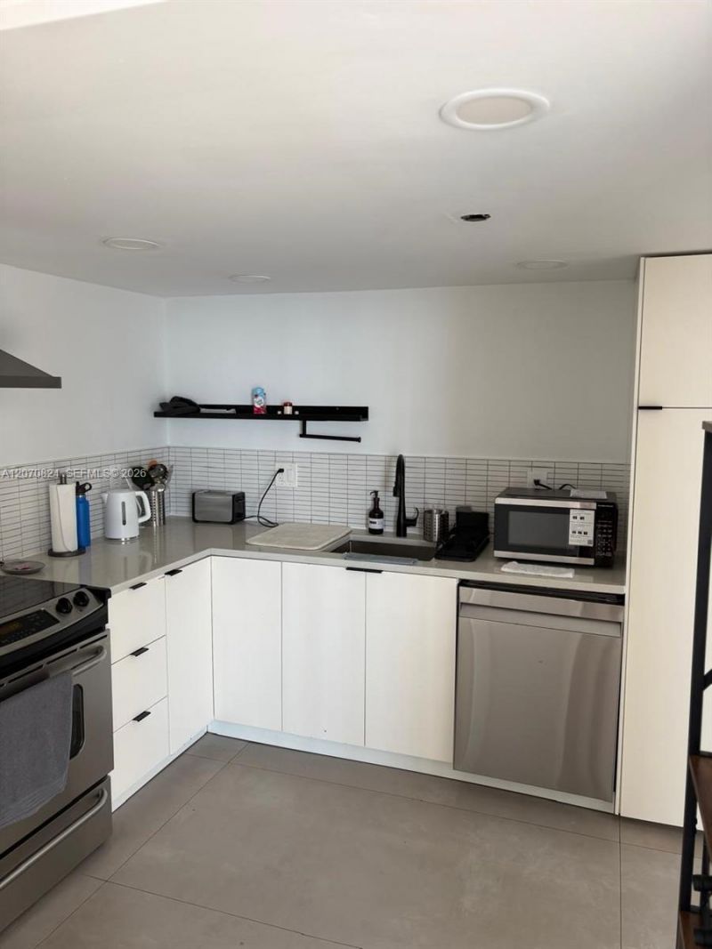 17600 N Bay Rd , Unit N403, Sunny Isles Beach, FL 33160 Photo