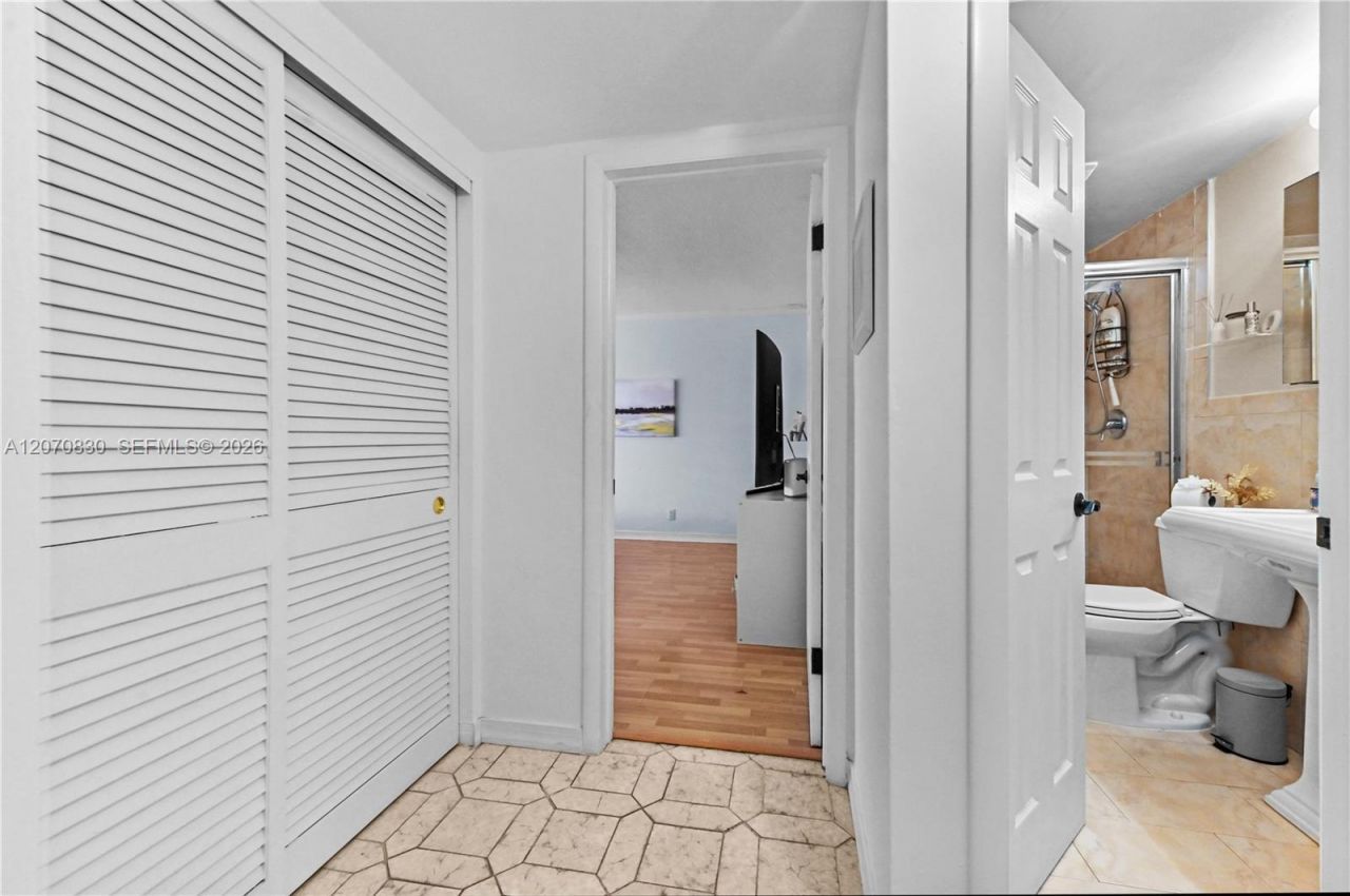 200 NE 12th Ave , Unit 3A, Hallandale Beach, FL 33009 Photo