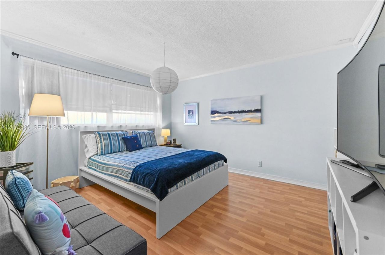 200 NE 12th Ave , Unit 3A, Hallandale Beach, FL 33009 Photo