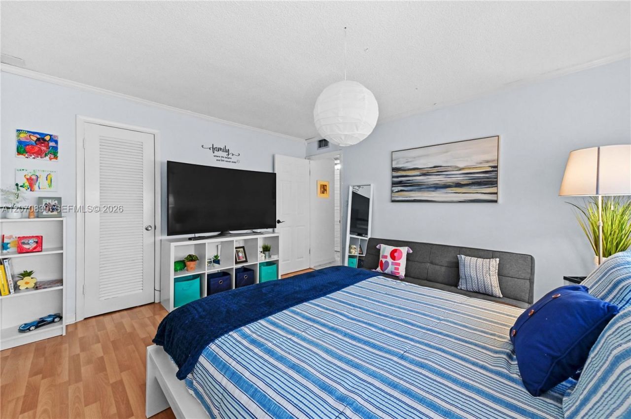 200 NE 12th Ave , Unit 3A, Hallandale Beach, FL 33009 Photo