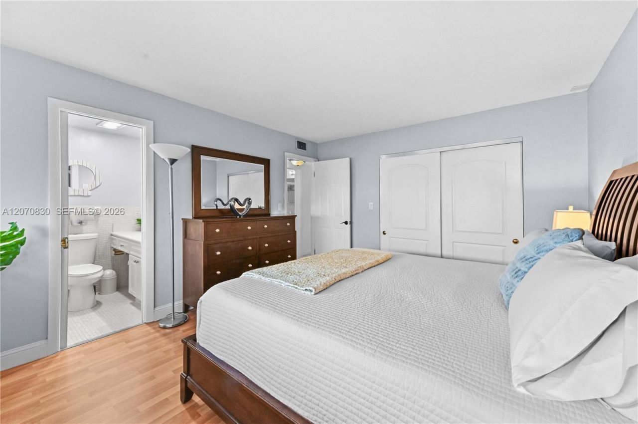200 NE 12th Ave , Unit 3A, Hallandale Beach, FL 33009 Photo