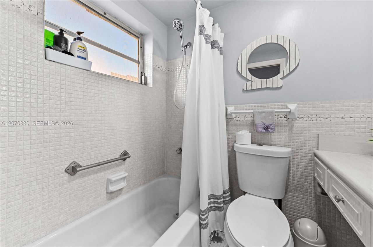 200 NE 12th Ave , Unit 3A, Hallandale Beach, FL 33009 Photo