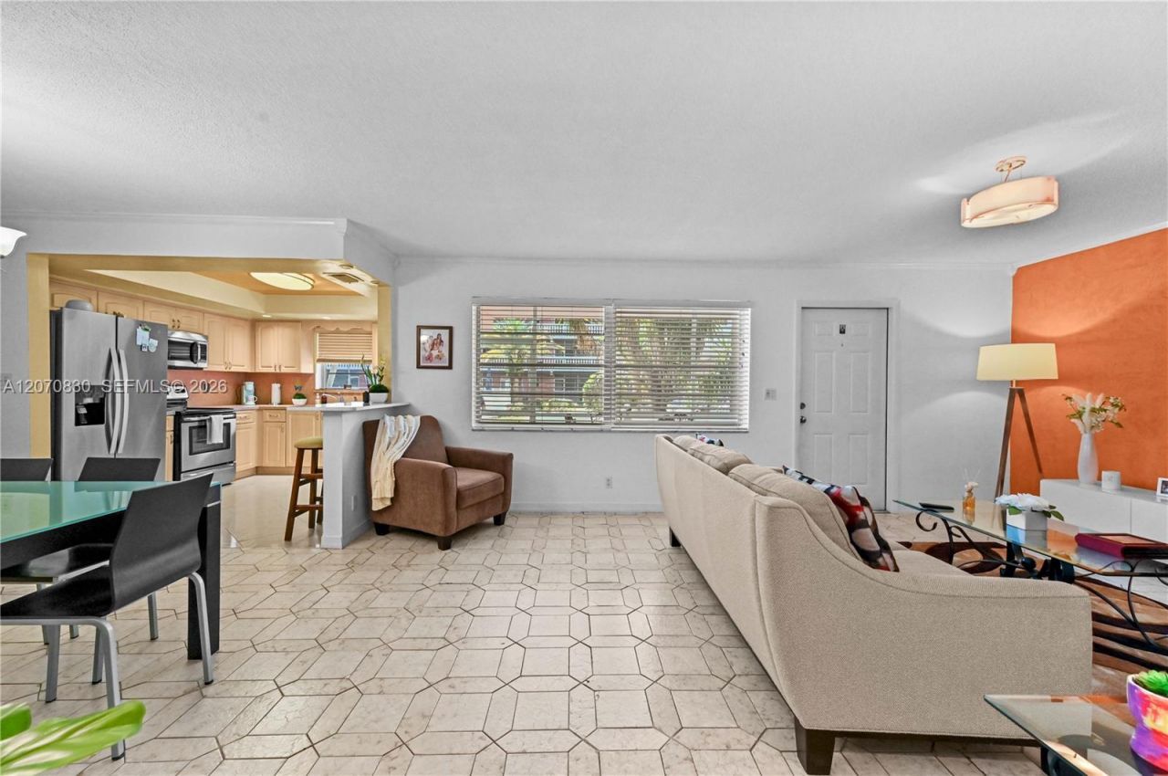 200 NE 12th Ave , Unit 3A, Hallandale Beach, FL 33009 Photo