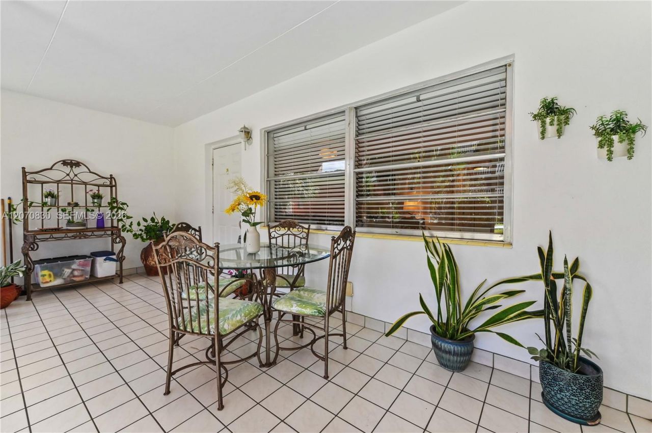 200 NE 12th Ave , Unit 3A, Hallandale Beach, FL 33009 Photo