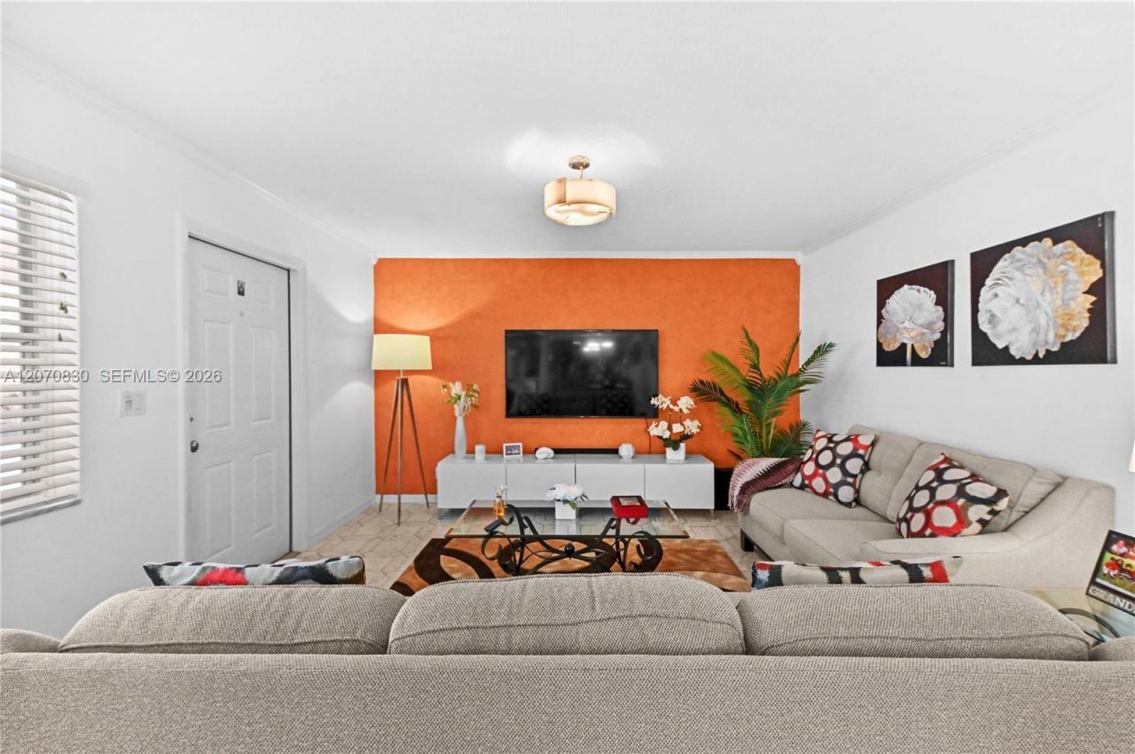 200 NE 12th Ave , Unit 3A, Hallandale Beach, FL 33009 Photo