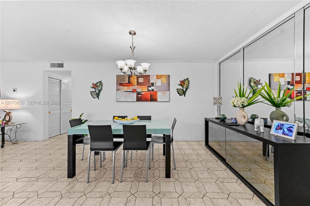 200 NE 12th Ave , Unit 3A, Hallandale Beach, FL 33009 Photo