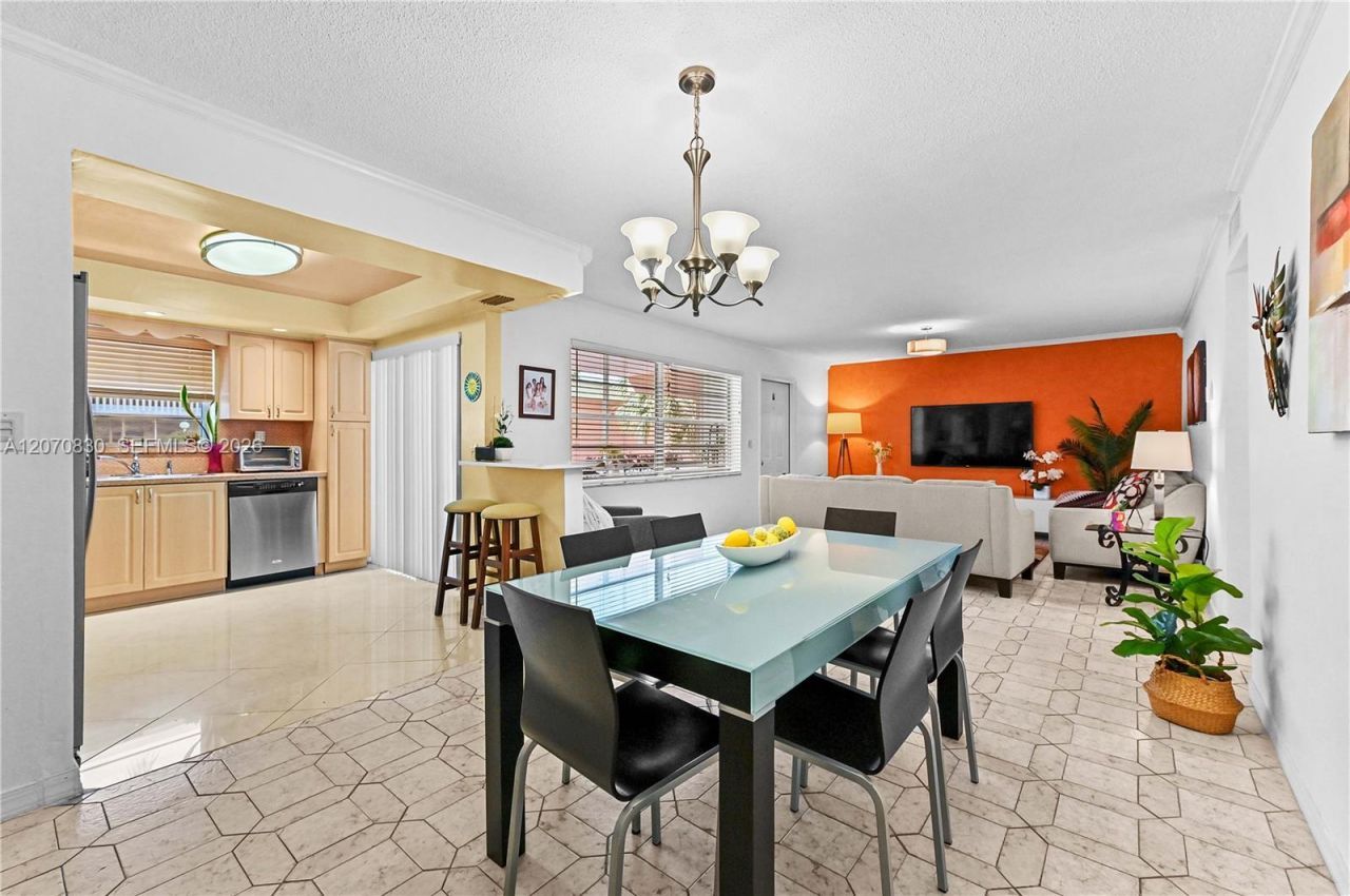 200 NE 12th Ave , Unit 3A, Hallandale Beach, FL 33009 Photo