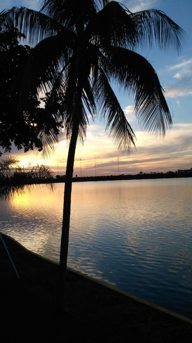 1175 NE Miami Gardens Dr , Unit 208, Miami, FL 33179 Photo
