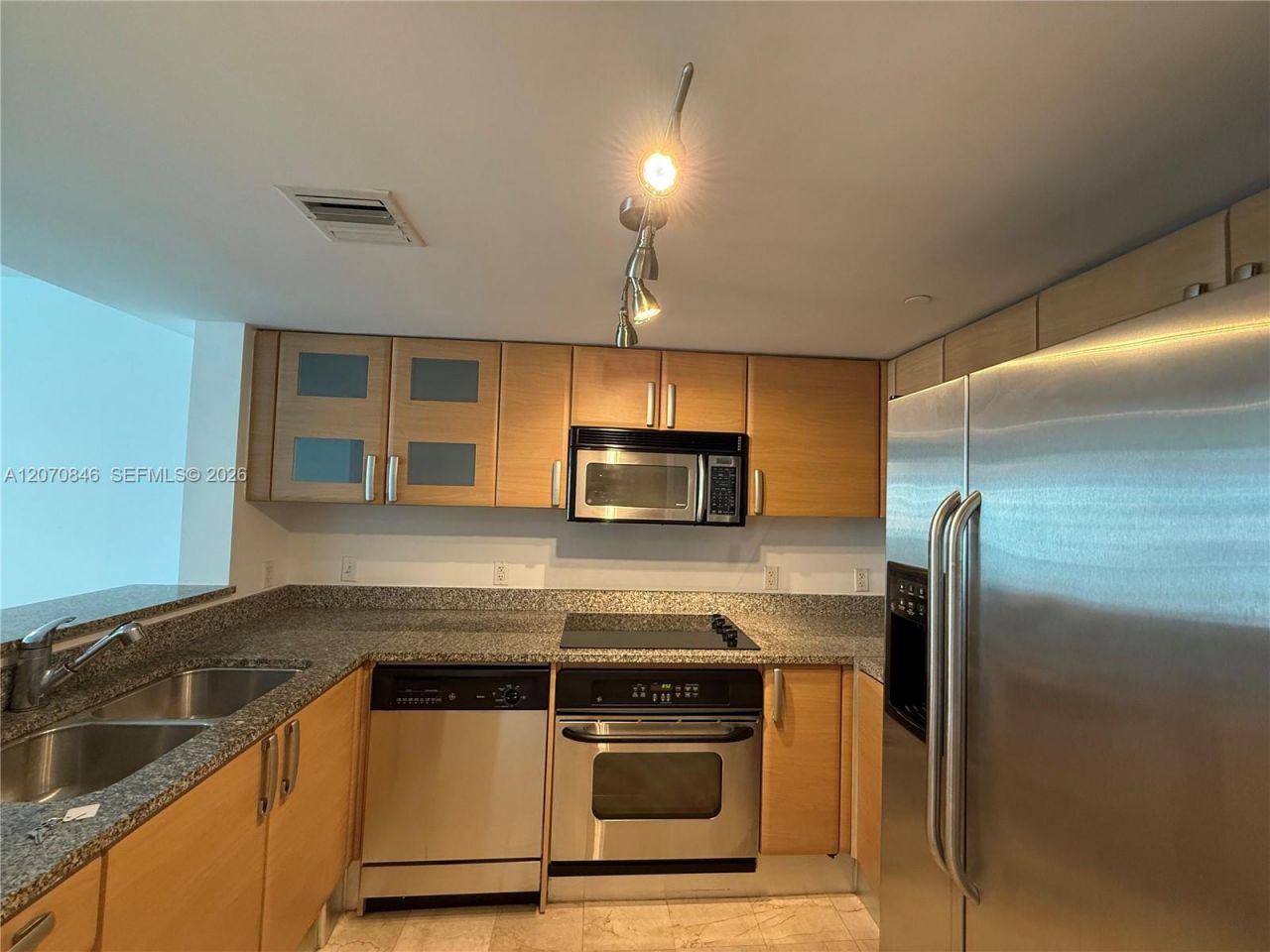 2101 Brickell Ave, Unit 1002, Miami, FL 33129 Photo
