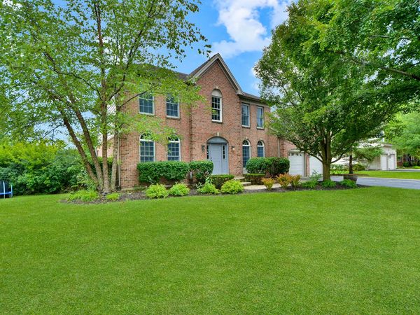 88 Open Parkway S, Hawthorn Woods, IL 60047
