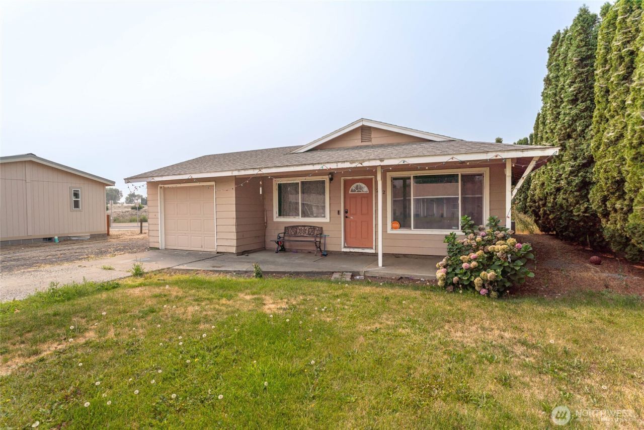 222 M Street Se, Quincy, WA 98848 Main Photo
