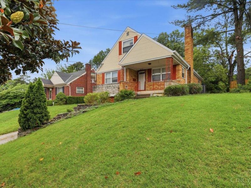 2612 Kathleen Court, Cincinnati, OH 45239 Photo 2