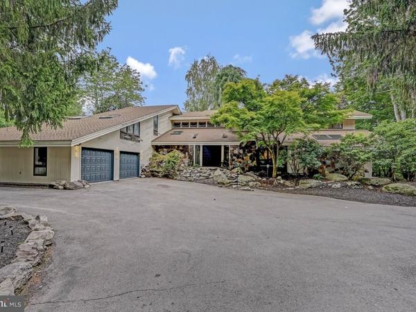 112 TAWNY FOX TRAIL , EAST STROUDSBURG, PA 18301