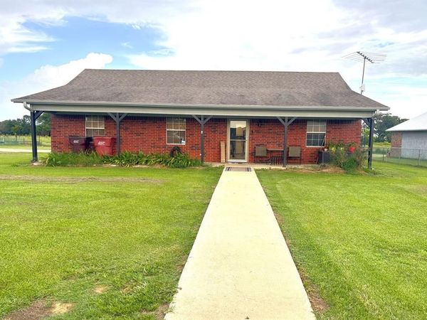 1020 Morgan Lane, Blossom, TX 75416