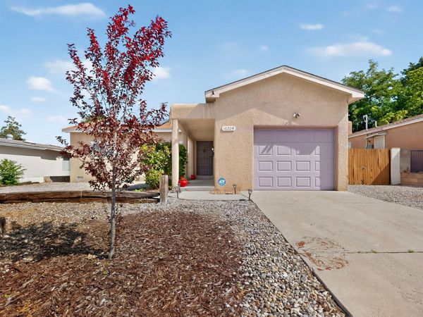 10209 Mesa Arriba Avenue NE, Albuquerque, NM 87111