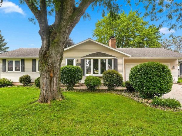 103 Rebecca Road, Hudson, IA 50643