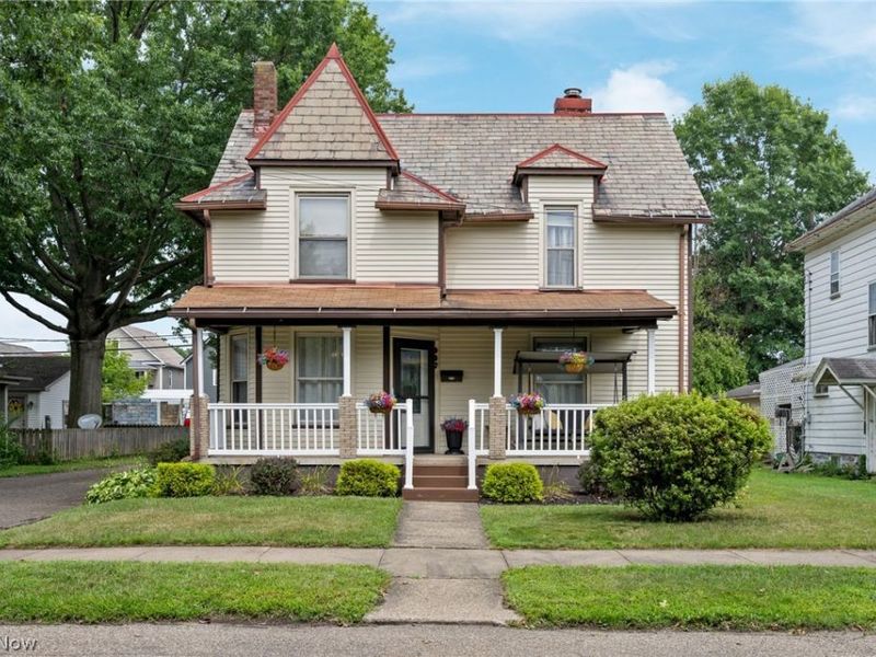 907 11th Street NW, New Philadelphia, OH 44663 Photo 3