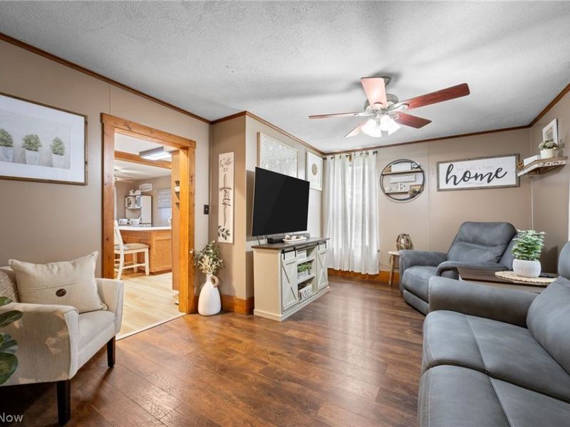 907 11th Street NW, New Philadelphia, OH 44663 Photo 6