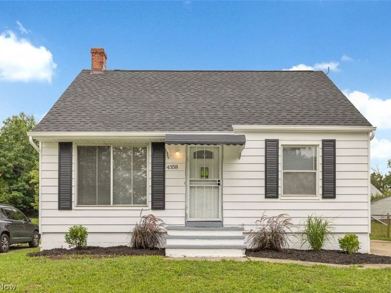 4358 Wyatt Road, Cleveland, OH 44128 Photo 2