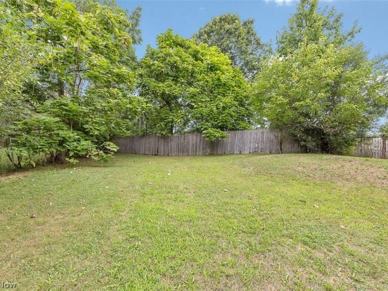 4358 Wyatt Road, Cleveland, OH 44128 Photo 24