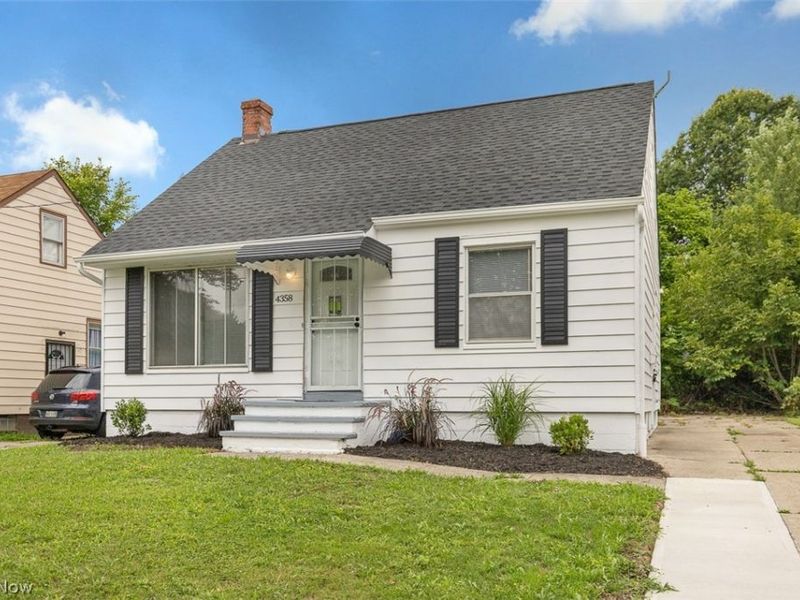 4358 Wyatt Road, Cleveland, OH 44128 Photo 3