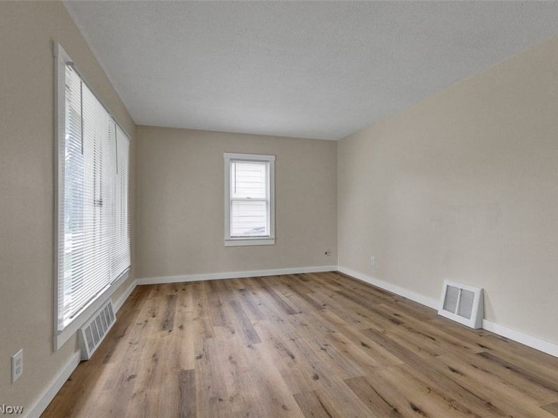 4358 Wyatt Road, Cleveland, OH 44128 Photo 5