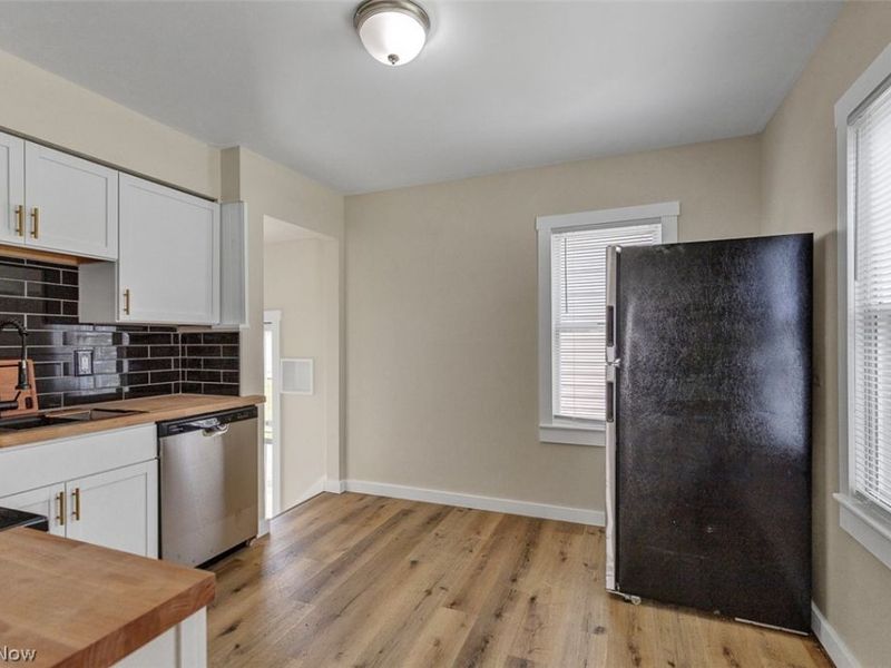 4358 Wyatt Road, Cleveland, OH 44128 Photo 7