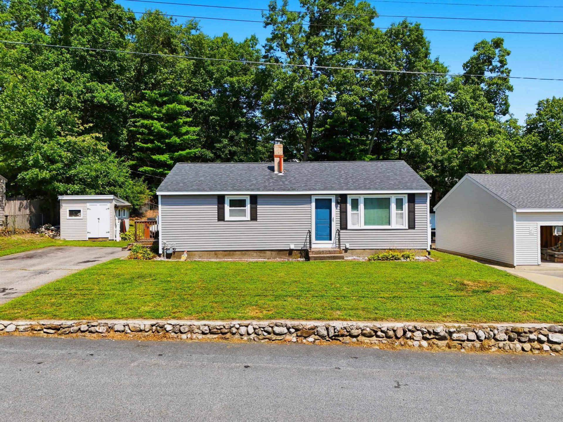 108 Linton Street, Nashua, NH 03060 Main Photo
