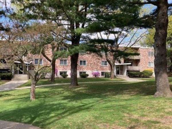 20 Jacqueline Road, Unit F, Waltham, MA 02452