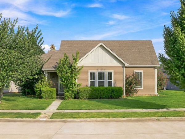 1140 S Oxbow Way , Fayetteville, AR 72704